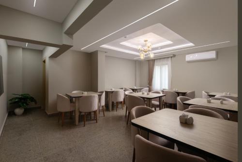 Elegance Grand City Hotel - image 6