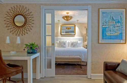 Chateau Inn and Suites - image 14