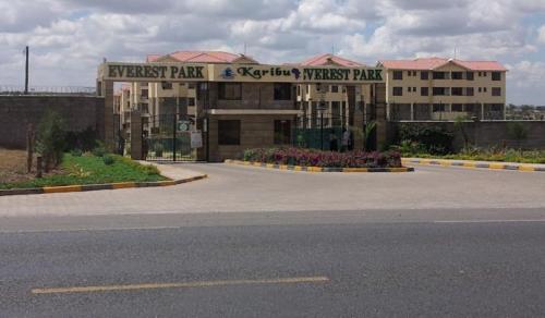 2 bedroom Apt 20 min to JKIA Airport,SGR Train St. in Athi River