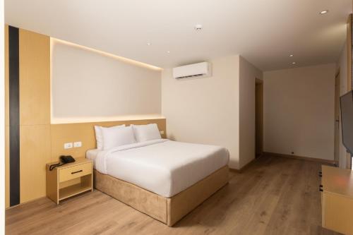 Elegance Grand City Hotel - image 10