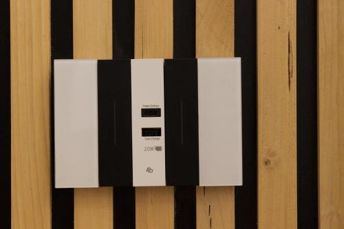 the napolitaner - single