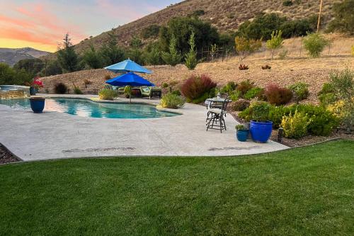 Mountain-View Backyard Oasis! King City Getaway in 金城