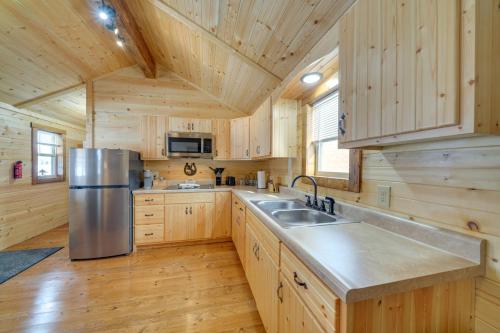 28 Mi to Downtown Louisville Serene Farm Getaway in La Grange