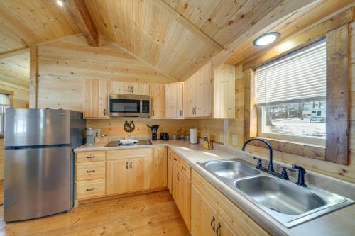 28 Mi to Downtown Louisville Serene Farm Getaway in La Grange