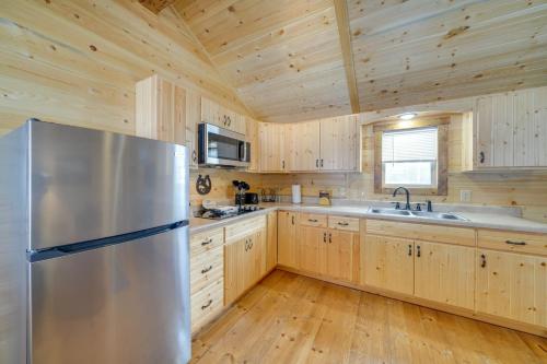 28 Mi to Downtown Louisville Serene Farm Getaway in La Grange