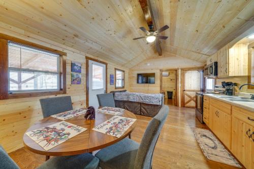 Pond-View Cabin Near Louisville on Racehorse Farm! in La Grange (KY)