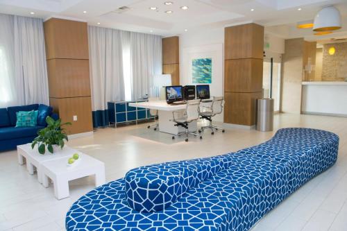 646313358 Holiday Inn Acapulco La Isla by IHG