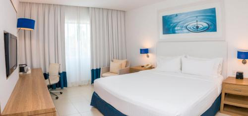 646313363 Holiday Inn Acapulco La Isla by IHG