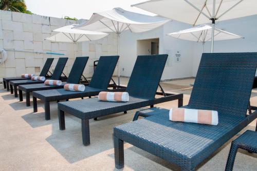 646313412 Holiday Inn Acapulco La Isla by IHG