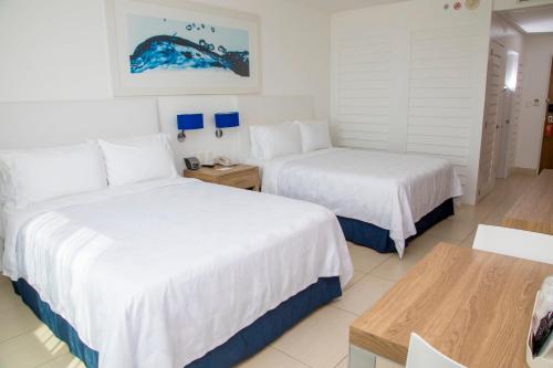 646313418 Holiday Inn Acapulco La Isla by IHG