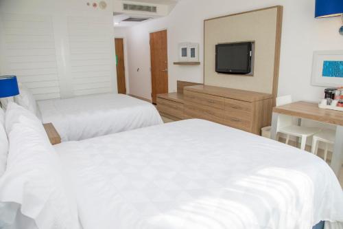 646313423 Holiday Inn Acapulco La Isla by IHG