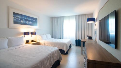 646313444 Holiday Inn Acapulco La Isla by IHG