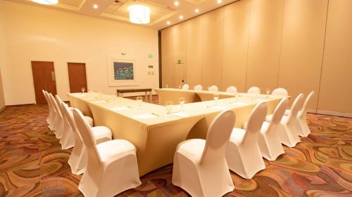 646313455 Holiday Inn Acapulco La Isla by IHG