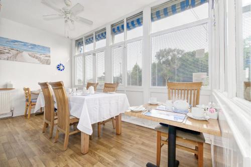 Bay Lodge Guest House - image 8