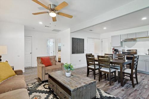 Relax & Unwind - 3-BD 2-BD Yard Tranquil Getaway in Grand Prairie, USA