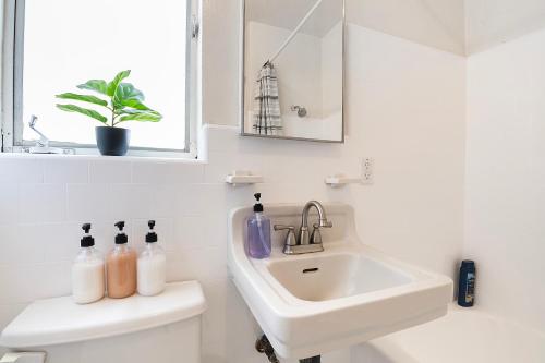 2-BR by Beverly Hills Steps from Restaurants, Cafes and Shopping, Los Angeles (fotografie 10)