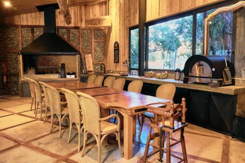 餐廳, Lodge El Remanso, Patagonia Chile in 普耶洛