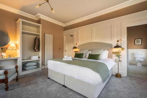 . Creighton Hotel