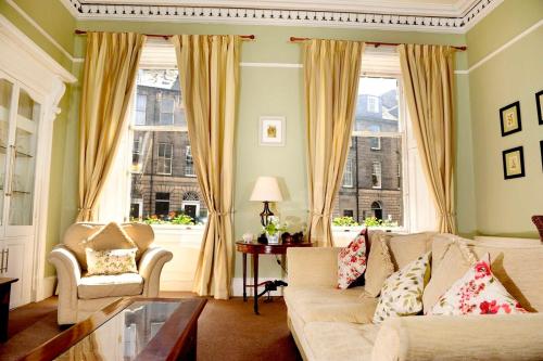Elegant New Town Georgian city centre flat, Edinburgh (photo 5)