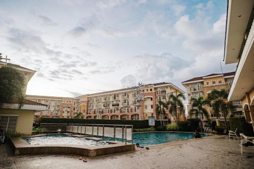 Swimming pool, Extra TV@Bedroomw/Netflix & Disney+ | Grind&Unwind near Benjarong Bar and Restaurant Davao
