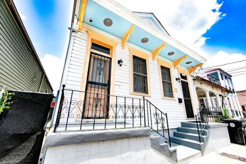 St Ann Creole Victorian - 5 bed-5 bath