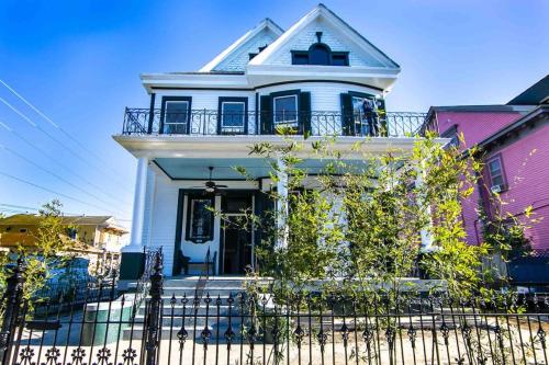 Claiborne Historic Guest House-economy rear unit