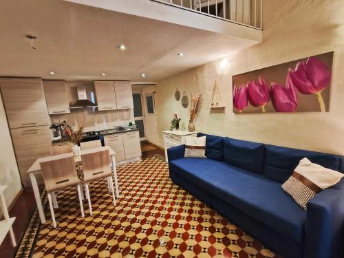 Charming duplex house, cinema room, Valletta centre, Валетта (фото 2)