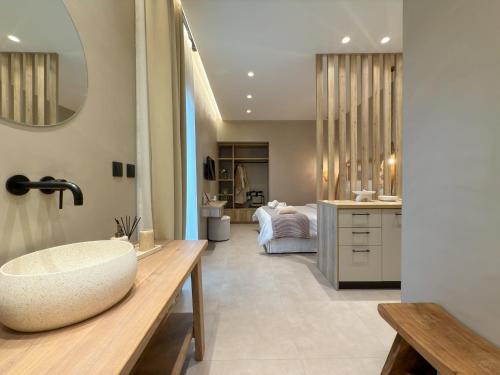 Geraniou Boutique Studio Room Type - One-Bedroom Apartment