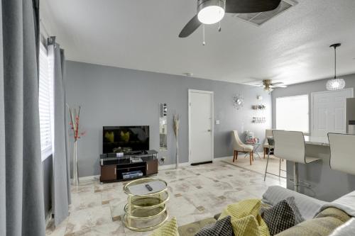 North Las Vegas Hideaway with Grill Less Than 10 Mi to Strip, Las Vegas (photo 4)