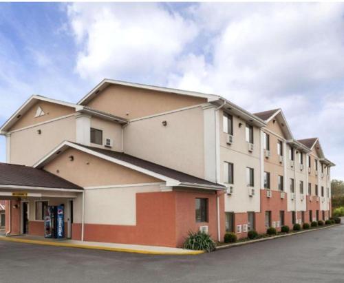 外部景觀, Brookville Inn in 布魯克維爾