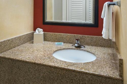 Courtyard by Marriott Mt. Laurel - image 12