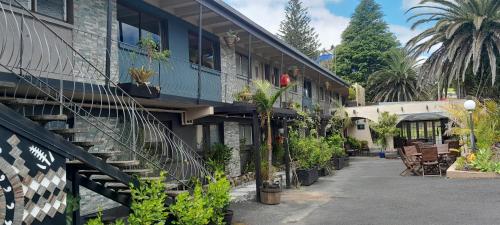 ทัศนียภาพภายนอกโรงแรม, Waterfalls Estate - Motel & Campground in เปเฮีย