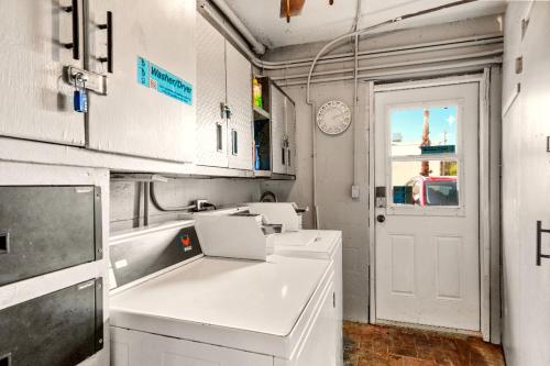 Boutique Beach Retreat – Treasure Island, FL