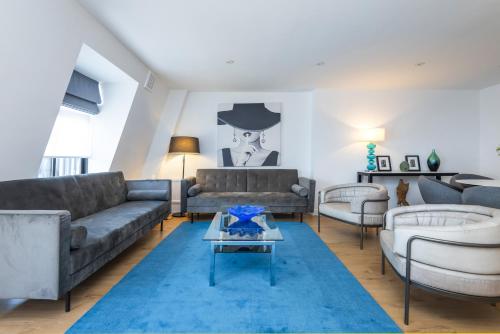 Elegant Mayfair Apartment 5 - image 7