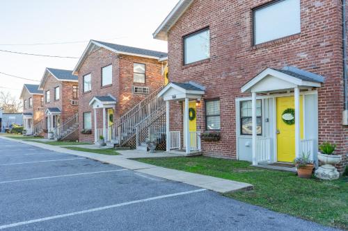 The Flats on Florida St - Super Comfy 2-Bedroom Apartments