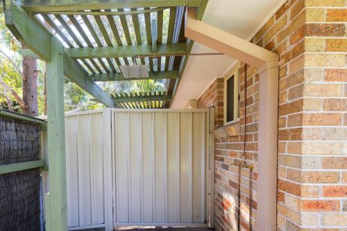 Salamander Sanctuary, 204 Salamander Way - pool, pets, linen, aircon, Wi-Fi