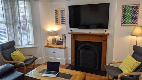 Victoria House - image 14