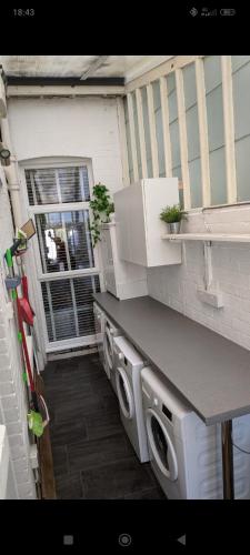 Victoria House - image 11