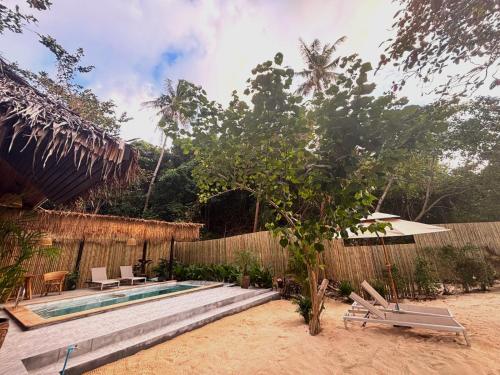 Secret Beach Bungalows 3