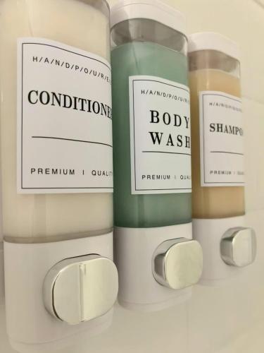 Resort style 1 King and Twin Apt w Gym Pool Hot Tub Resort style 1 King and Twin Apt w Gym Pool Hot Tub