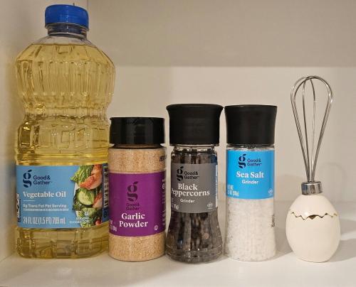 Resort style 1 King and Twin Apt w Gym Pool Hot Tub Resort style 1 King and Twin Apt w Gym Pool Hot Tub