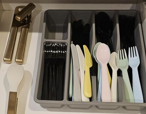 Resort style 1 King and Twin Apt w Gym Pool Hot Tub Resort style 1 King and Twin Apt w Gym Pool Hot Tub