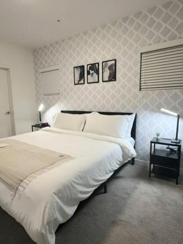 Resort style 1 King and Twin Apt w Gym Pool Hot Tub Resort style 1 King and Twin Apt w Gym Pool Hot Tub