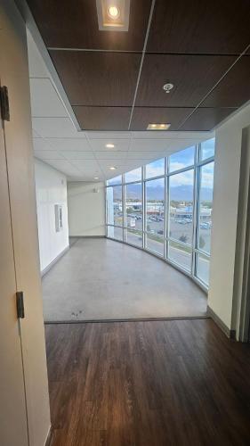 Resort style 1 King and Twin Apt w Gym Pool Hot Tub Resort style 1 King and Twin Apt w Gym Pool Hot Tub