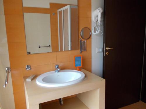 Hotel Catania Town - image 4