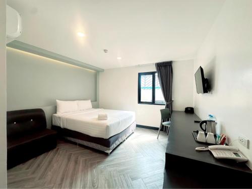 room detail thumbnail 1