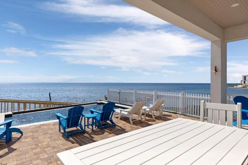 Ahh da Sea - Waterfront Backyard Ramp to Jetty & Laguna home - image 5