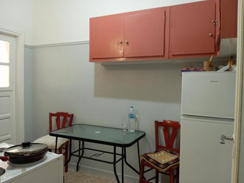 Room for 2 persons next to metro 3