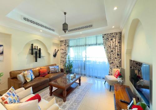Spectacular 2BR in Souk Al Bahar, Downtown with Burj & Dubai Mall view by Rich Stay, Dubaj (fotografie 7)