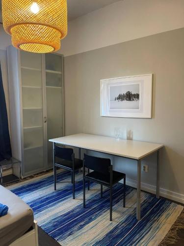 Nordic City Apartment in the Heart of Helsinki, Хельсинки (фото 5)